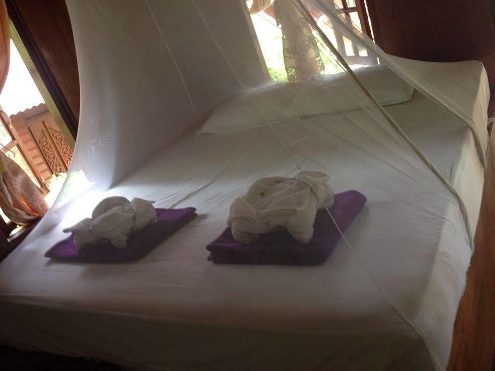 Hut Sun Bungalow Haad Son Exterior photo